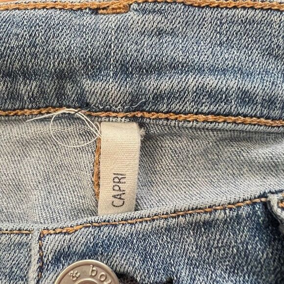 Rag & Bone Jeans Women's Size 27 Capri Hanover Light Wash Distressed - Picture 7 of 10